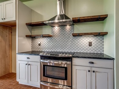 Exceptional equestrian property offering a well-maintained home - photo 31
