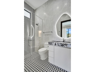 Welcome to Villa Aurelia, the Golden Villa, a recently completed - photo 34