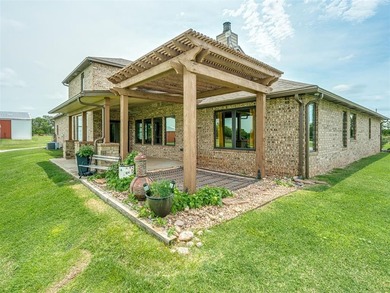 Exceptional equestrian property offering a well-maintained home - photo 42