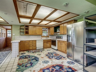 Exceptional equestrian property offering a well-maintained home - photo 46