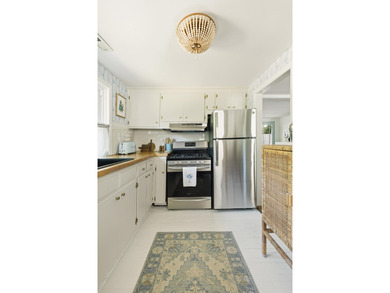 Welcome to 2811 Koger Lane, a charming cottage on a private - photo 19