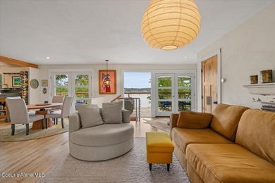 Elevated lakefront living with private dock. This cottage - photo 4
