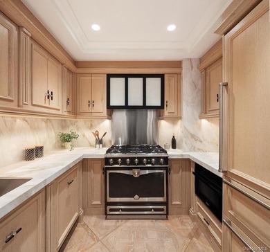 Exquisite Parisian Elegance on the Upper East Side Experience - photo 4
