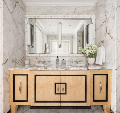 Exquisite Parisian Elegance on the Upper East Side Experience - photo 8