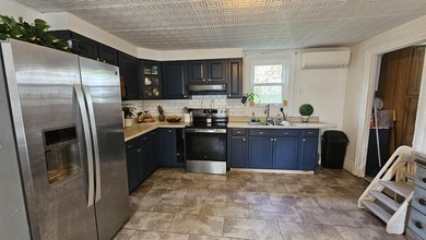 4 Bedroom, owner-occupied investment, multi-generational living - photo 3
