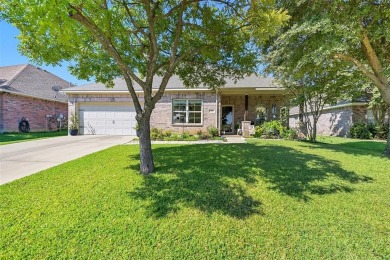 Lake Lewisville Home For Sale in Oak Point Texas