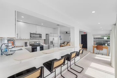 WATERFRONT DUPLEX in Dania Beach, on an ocean-access canal-a - photo 8