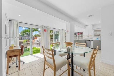WATERFRONT DUPLEX in Dania Beach, on an ocean-access canal-a - photo 10