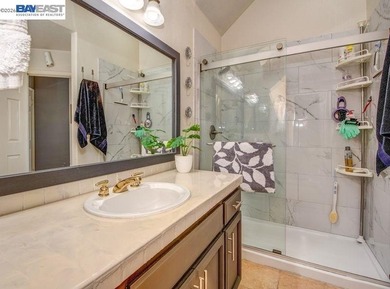 Contemporary home in Glen Cove, Vallejo, with 3 bedrooms and 2.5 - photo 12