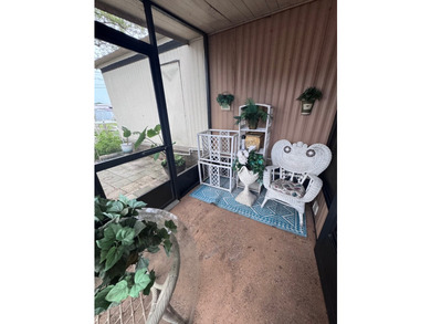 2 Bedrooms - 1 Bathroom Enjoy beautiful lake views around the - photo 18