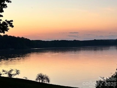 Location truly says it all! This stunning 1,683 sq ft 3BR/2BA - photo 4