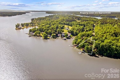 Location truly says it all! This stunning 1,683 sq ft 3BR/2BA - photo 5