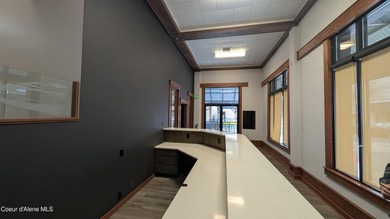 Good quality office/retail building in the heart of downtown - photo 5