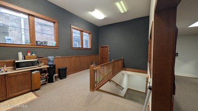 Good quality office/retail building in the heart of downtown - photo 7