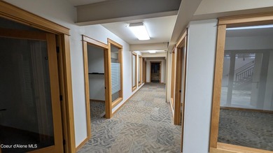 Good quality office/retail building in the heart of downtown - photo 8