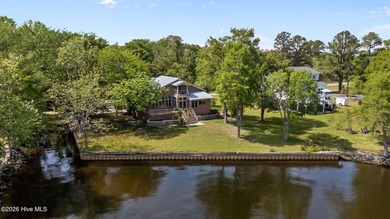 Welcome to 401 Harbor Dr, where waterfront living meets a - photo 3