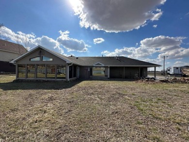 Big Lake Home For Sale in Craig Missouri