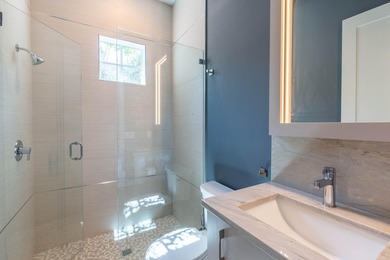 This gorgeous home has been extensively upgraded to the highest - photo 12