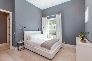 This gorgeous home has been extensively upgraded to the highest - photo 14