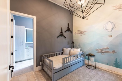 This gorgeous home has been extensively upgraded to the highest - photo 18