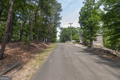 Welcome to mountain living in the sought-after Lake Arrowhead - photo 9