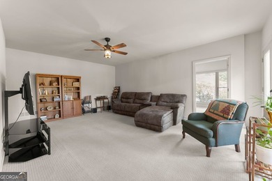 Privacy. Space. Flexibility. Set on more than 3 private acres in - photo 27