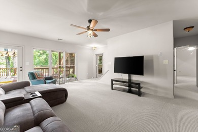 Privacy. Space. Flexibility. Set on more than 3 private acres in - photo 28