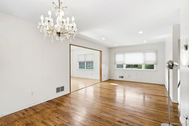 Welcome to this a well-maintained home offering comfort, space - photo 8