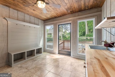 Privacy. Space. Flexibility. Set on more than 3 private acres in - photo 31