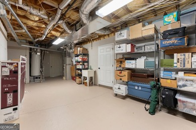 Privacy. Space. Flexibility. Set on more than 3 private acres in - photo 33