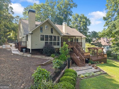 Privacy. Space. Flexibility. Set on more than 3 private acres in - photo 38