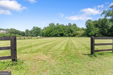 Privacy. Space. Flexibility. Set on more than 3 private acres in - photo 40