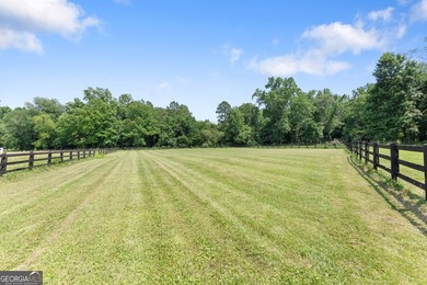 Privacy. Space. Flexibility. Set on more than 3 private acres in - photo 41