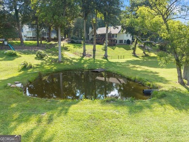 Privacy. Space. Flexibility. Set on more than 3 private acres in - photo 47