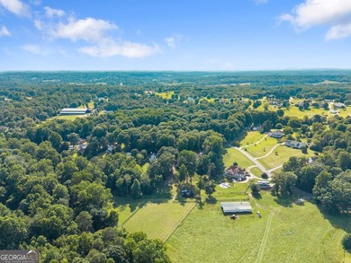 Privacy. Space. Flexibility. Set on more than 3 private acres in - photo 50