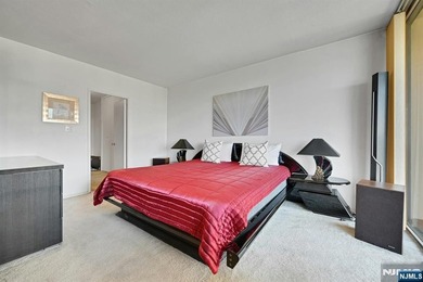 Experience the perfect blend of luxury and convenience in this - photo 15