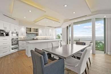 This beautiful unit has recently been renovated and offers a - photo 1