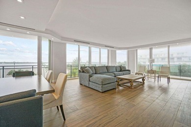 This beautiful unit has recently been renovated and offers a - photo 2