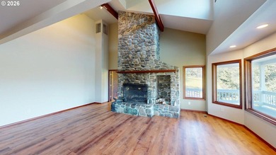Stunning Mountain Views, Thoughtful Updates & Room to - photo 8