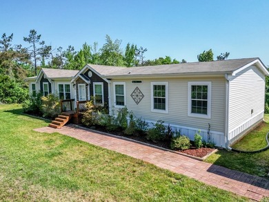 Custom double-wide mobile home conveniently located just minutes - photo 10