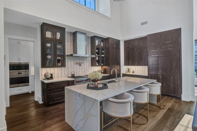 ELEVATED LIVING, EXPERTLY SCALED! This stunning SINGLE story - photo 7