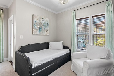 This recently and tastefully renovated 4-bedroom, 3 1/2-bath - photo 21