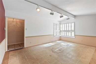 Charming 1955 Home with Endless Potential - Investor's Dream! - photo 5