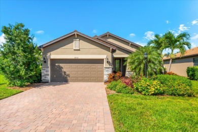 (private lake, pond, creek) Home For Sale in Bradenton Florida
