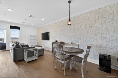 Waterfront Townhome | Balcony Water Views | Steps to LIRR | - photo 11