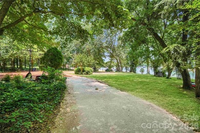 An extraordinary opportunity to build a custom modern luxury - photo 12