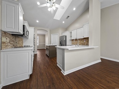 7 Resplandor Loop | Lake Balboa Views & Solid Build Experience - photo 15