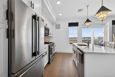 Waterfront Townhome | Balcony Water Views | Steps to LIRR | - photo 16