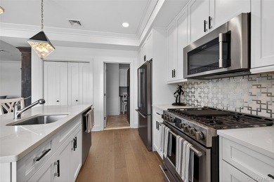 Waterfront Townhome | Balcony Water Views | Steps to LIRR | - photo 17