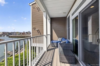Waterfront Townhome | Balcony Water Views | Steps to LIRR | - photo 27